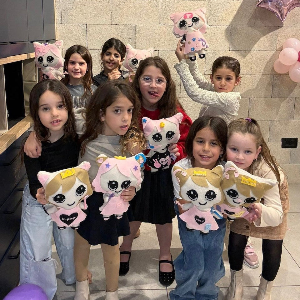 ערכות יום הולדת החל מ-5 יחידות K POP בובת