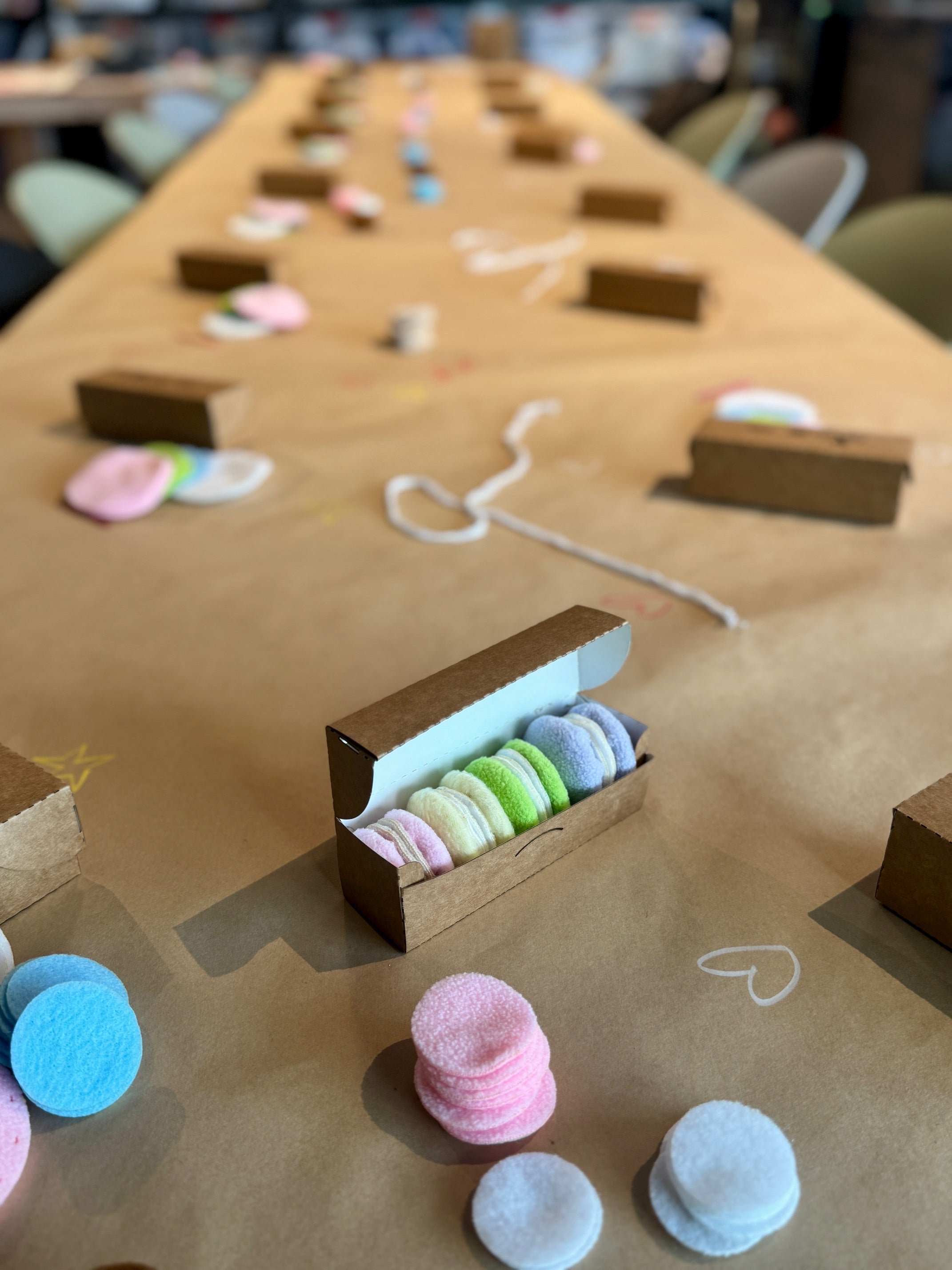 ערכת יום הולדת מקרונים בתפירה 🍥 - החל מ  5 יחידות